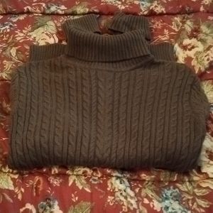 Leo & Nicole brown cableknit sweater size L , new.